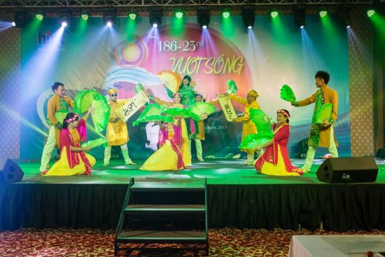 Gala “Vượt sóng” 186-23rd : Đêm thăng hoa của sắc màu và cảm xúc